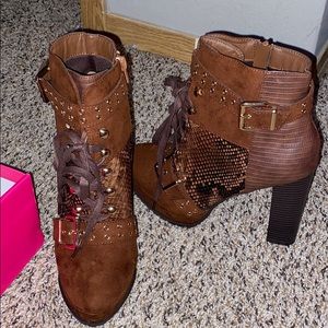 New High-Heeled Booties
